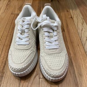 Universal thread sneakers size 5.5